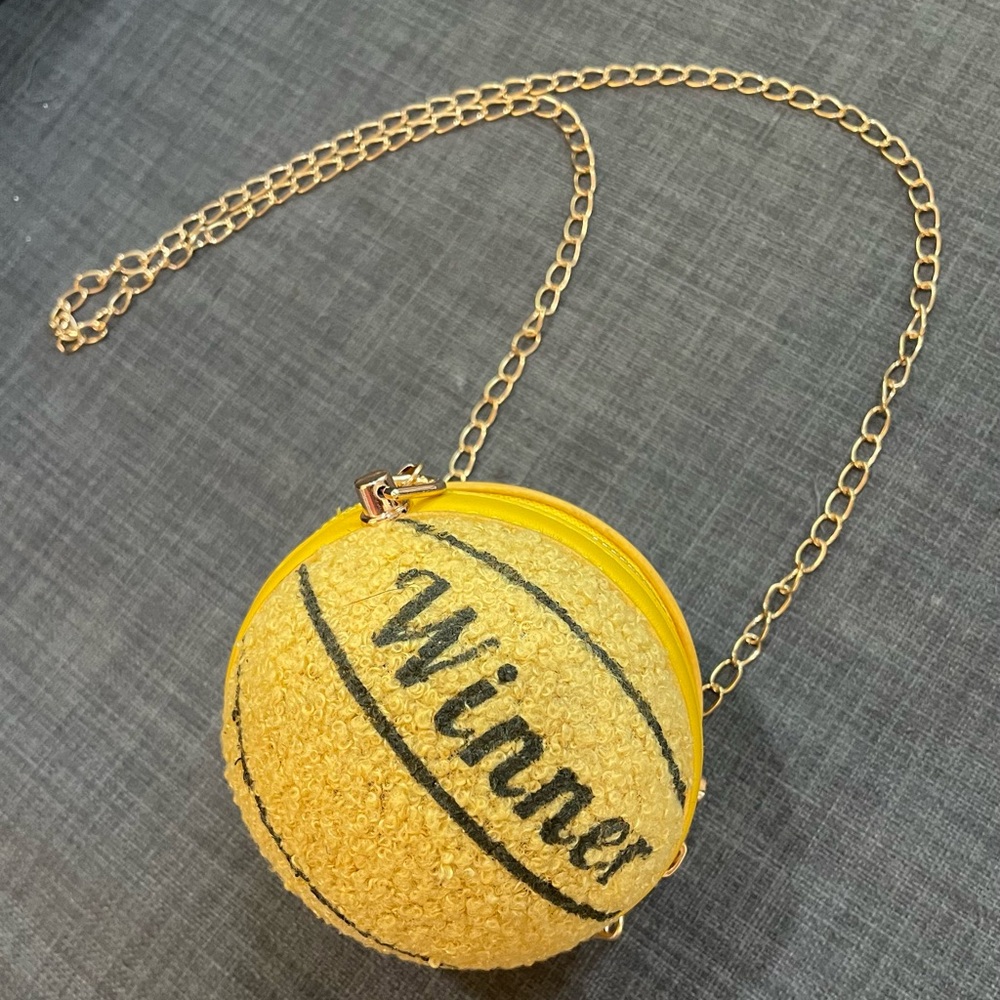 “Winner” Ball Style Bag - Small 13” Diameter NWOT